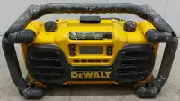 DEWALT WORKSITE CHARGE/RADIO (model DC012)