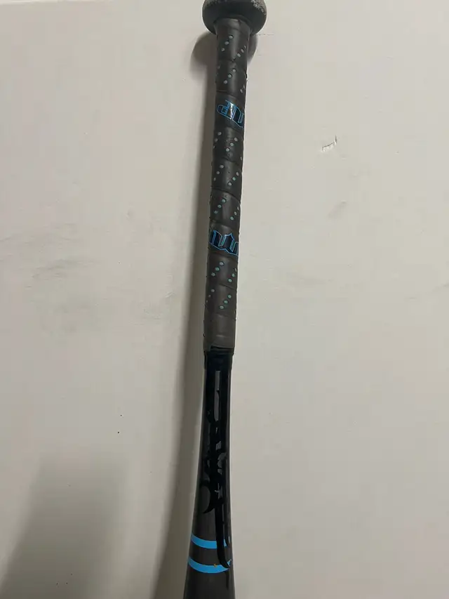 34” 28oz AMP Softball Bat in Baseball & Softball in Mississauga / Peel Region - Image 4