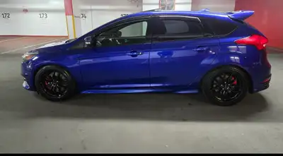 I have for sale is this set of very nice Petrol 18" rims with a 5 x 108 bolt pattern (Ford and other...