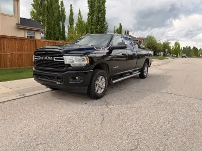 Hello, I’m selling my well maintained 2021 Ram 3500 Big Horn with the highly reliable 6.4L HEMI V8....