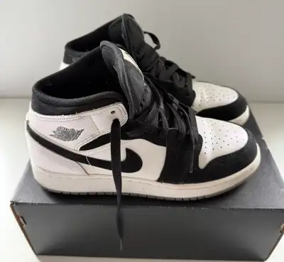 Air Jordan 1 Mid SE, View more