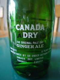 2 Canada Dry 1950 Full Bouteilles Old Bottles Ginger