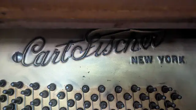 Piano avec banc in Pianos & Keyboards in West Island - Image 4