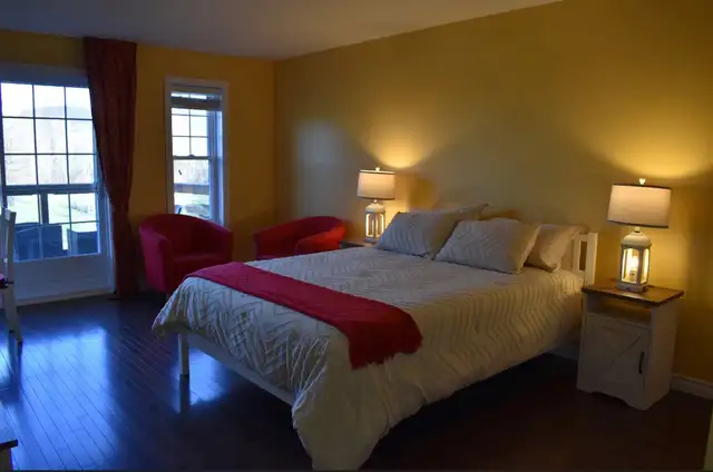 Stays: The Serf's Hideaway  538893056538716163