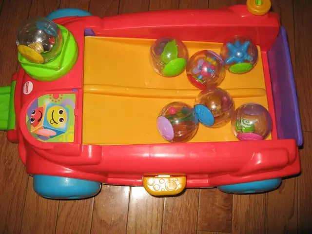 Vtech & Little Tikes Sport Centers / Rockin' Wagon w/ Balls in Toys in City of Toronto - Image 5