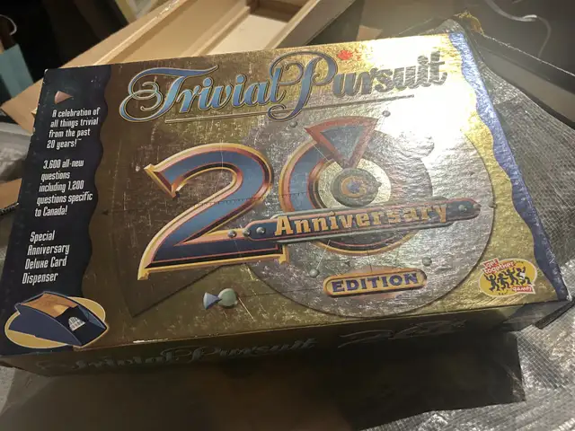 2002 Trivial Pursuit Canadian Edition - collectors in Toys & Games in Ottawa - Image 2