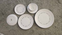 Royal Doulton Full China Set 50 Pieces City of Toronto Toronto (GTA) Preview
