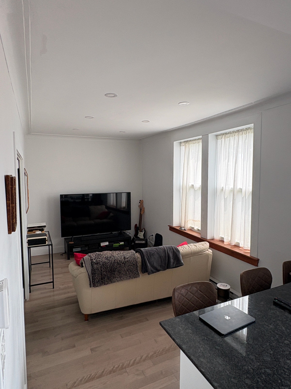 4 1/2 Montreal/NDG/Westmount 2 chambres - appartement meublé — photo 2
