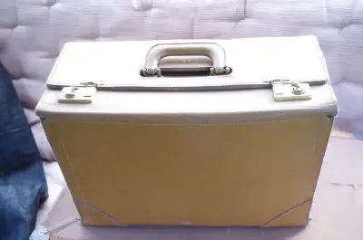 Treaty Payment Government Briefcase - Movie Prop 3, View more