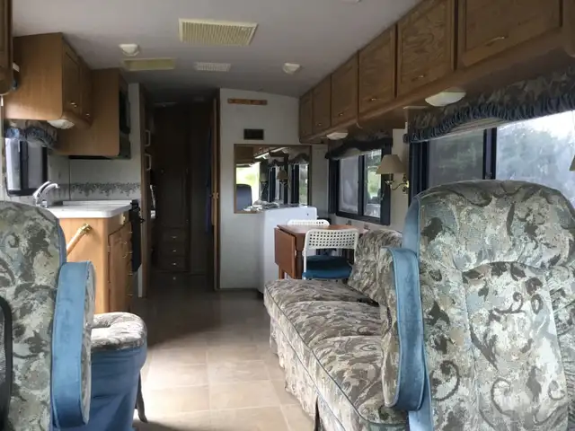 motorisé classe A fleetwood bounder 34 p 1998 in RVs & Motorhomes in Sherbrooke - Image 11