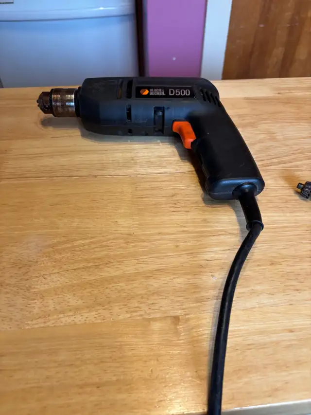 Black and Decker D500 Cordless Drill-Driver490430353260554241