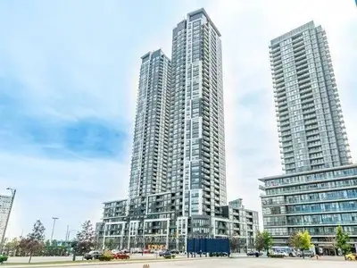 510 Curran Pl LPH05, Mississauga Sleek & modern lower penthouse with panoramic city views. Spacious...