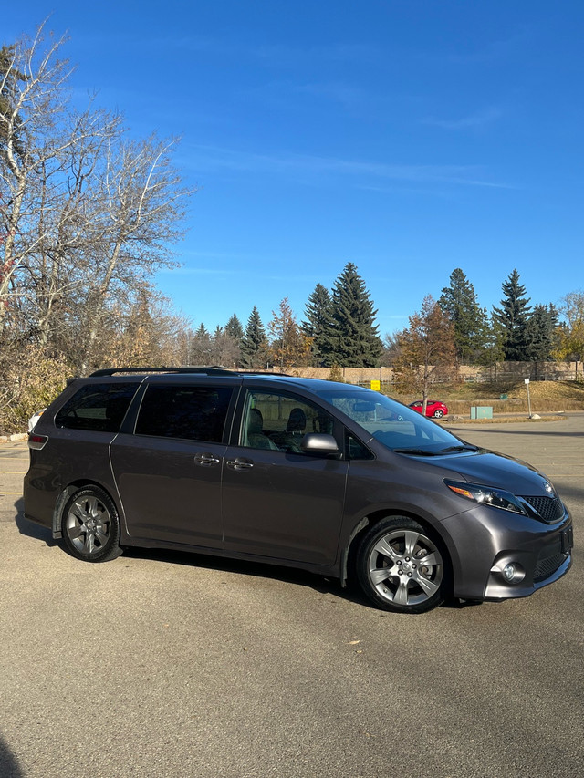 Toyota Sienna Se-No Accident’s-Only 52,000 km ! in Cars & Trucks in St. Albert
