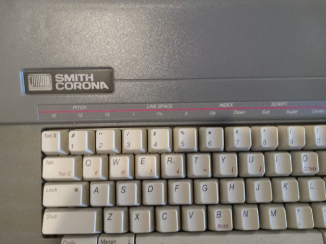 SMITH CORONA  SL470  ELECTRIC TYPEWRITER in Other in North Bay - Image 2