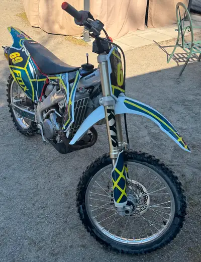 2011 CRF450R Bike is in great shape. Low hours on motor. Cutome wrap. Contacts Jim at 705-262-7331