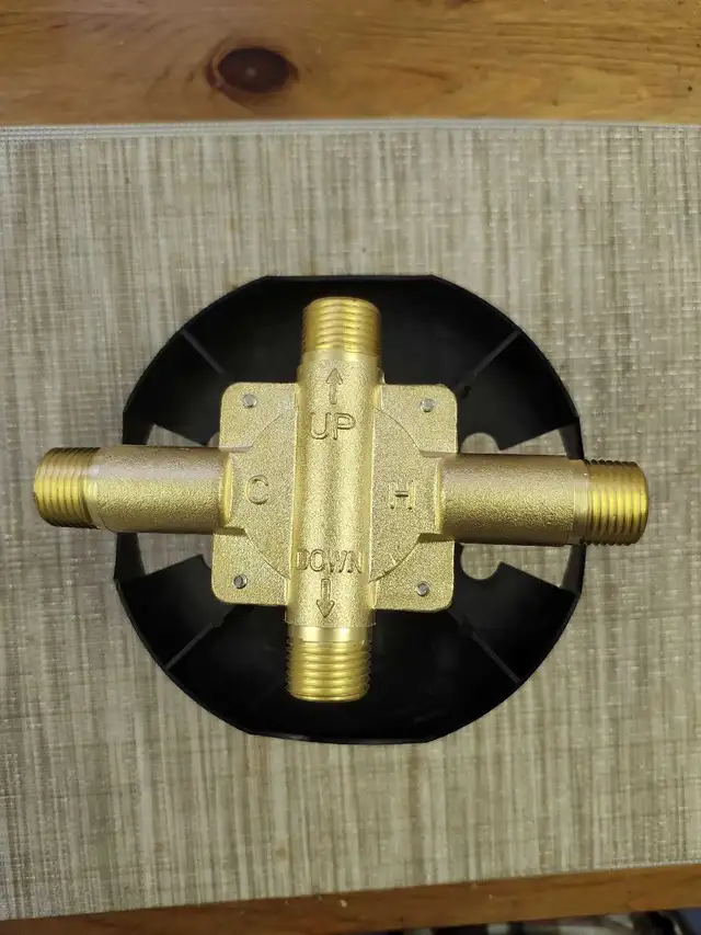 Shower valve64840232752386121