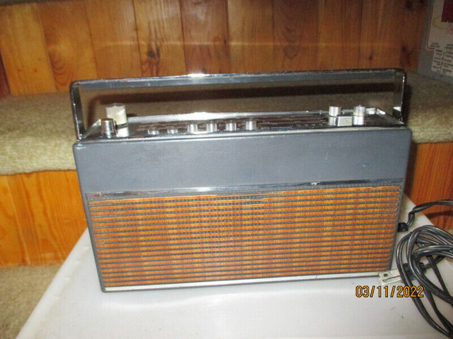 vintage radio dans Art et objets de collection  à Laval/Rive Nord