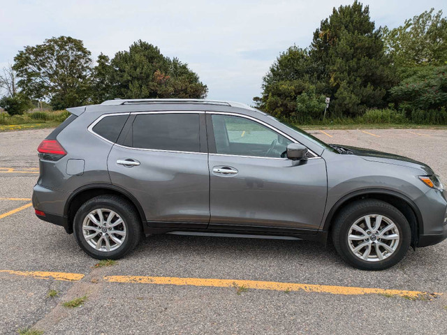2017 Nissan Rogue SV AWD in Cars & Trucks in Oshawa / Durham Region - Image 2