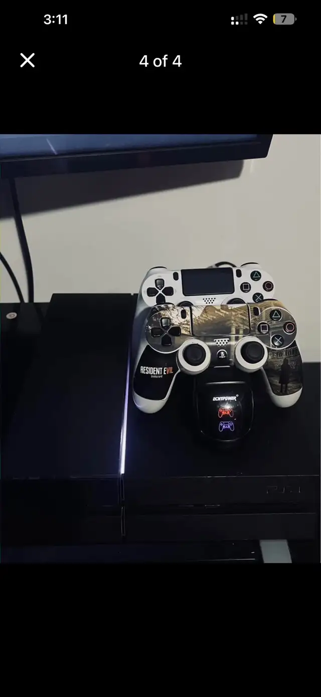 PS4 + 2 manettes + chargeur + 6 jeux in Sony Playstation 4 in Longueuil / South Shore - Image 5