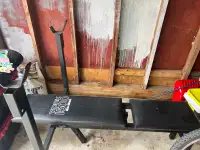 Weightlifting bench