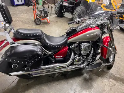 This is a Kawasaki Vulcan 900 has only 7000kms on it It’s in mint condition chrome, just being polis...
