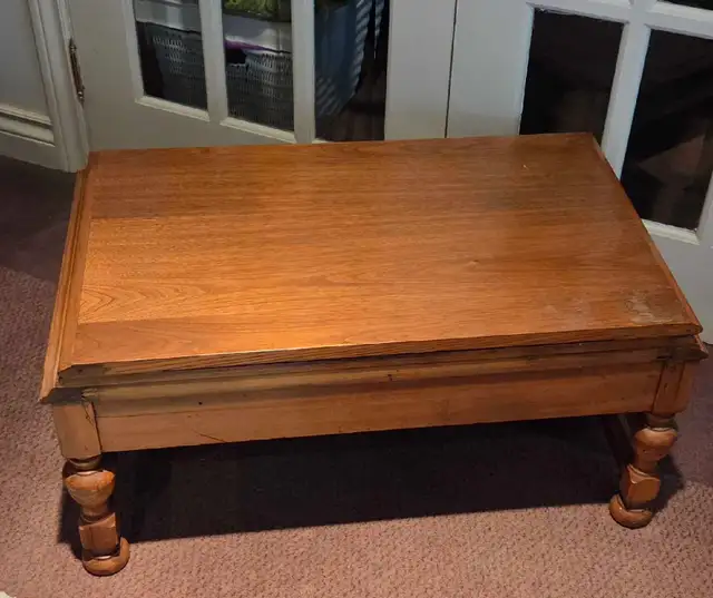 Vintage wooden coffee table by Thomasville in Coffee Tables in City of Toronto - Image 9