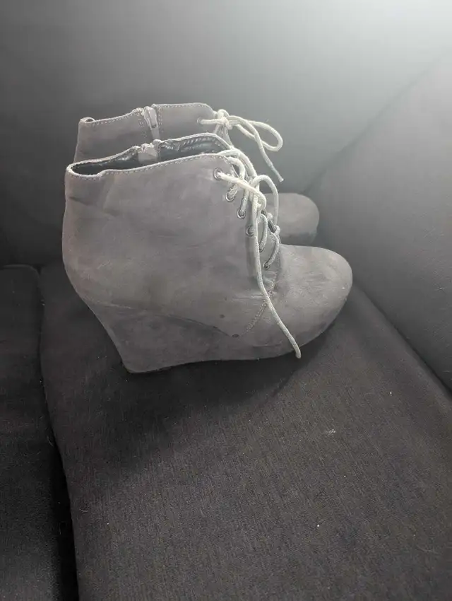 grey women's boot64396544252930121