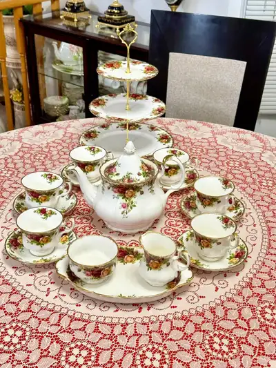 #Teatime Royal Albert Old Country Roses Made in England. Sell in, View more
