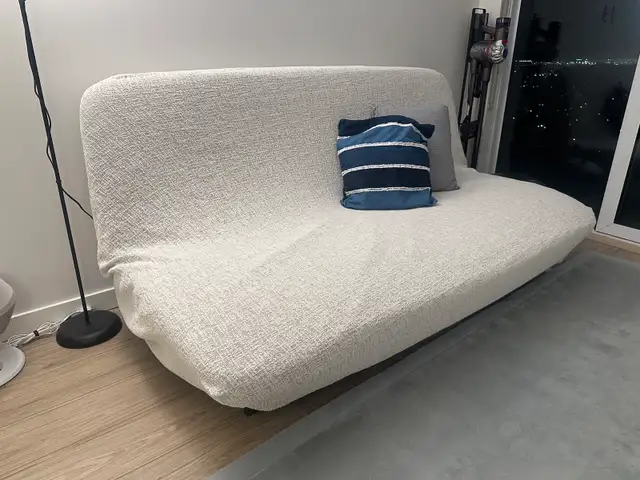 Sofa bed - queen  in Couches & Futons in Richmond - Image 2