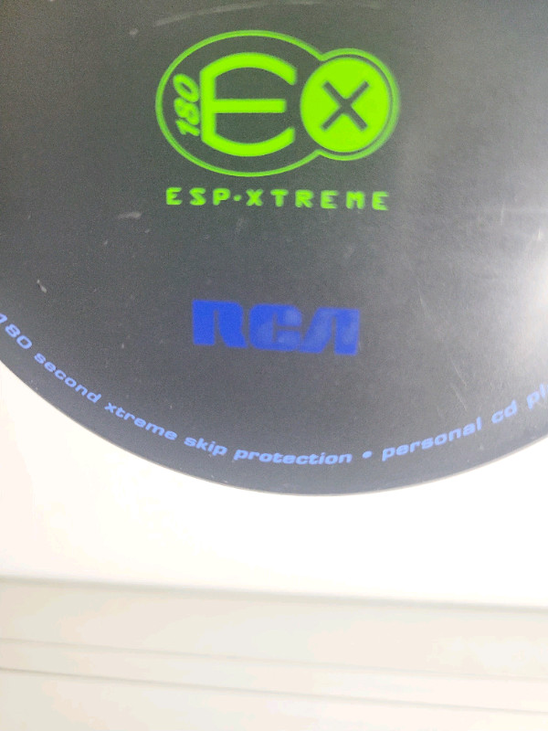 RCA 180EX  ESP Xtreme Portable CD player  dans Autre  à Ville de Montréal - Image 2