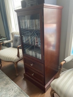 Reduced - Rock Btm Price -Beautiful Multi-Use Solid Wood Cabinet in Hutches & Display Cabinets in City of Toronto - Image 2