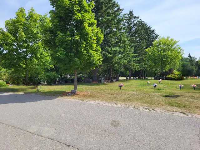 Cemetery Burial Plots Whitby Mount Lawn in Other in Oshawa / Durham Region - Image 5