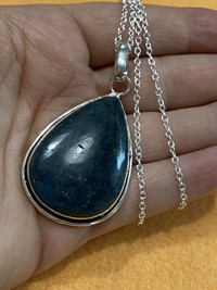 StunningNatureGemstone!WaterdropNaturalApatite.925SilverNecklace