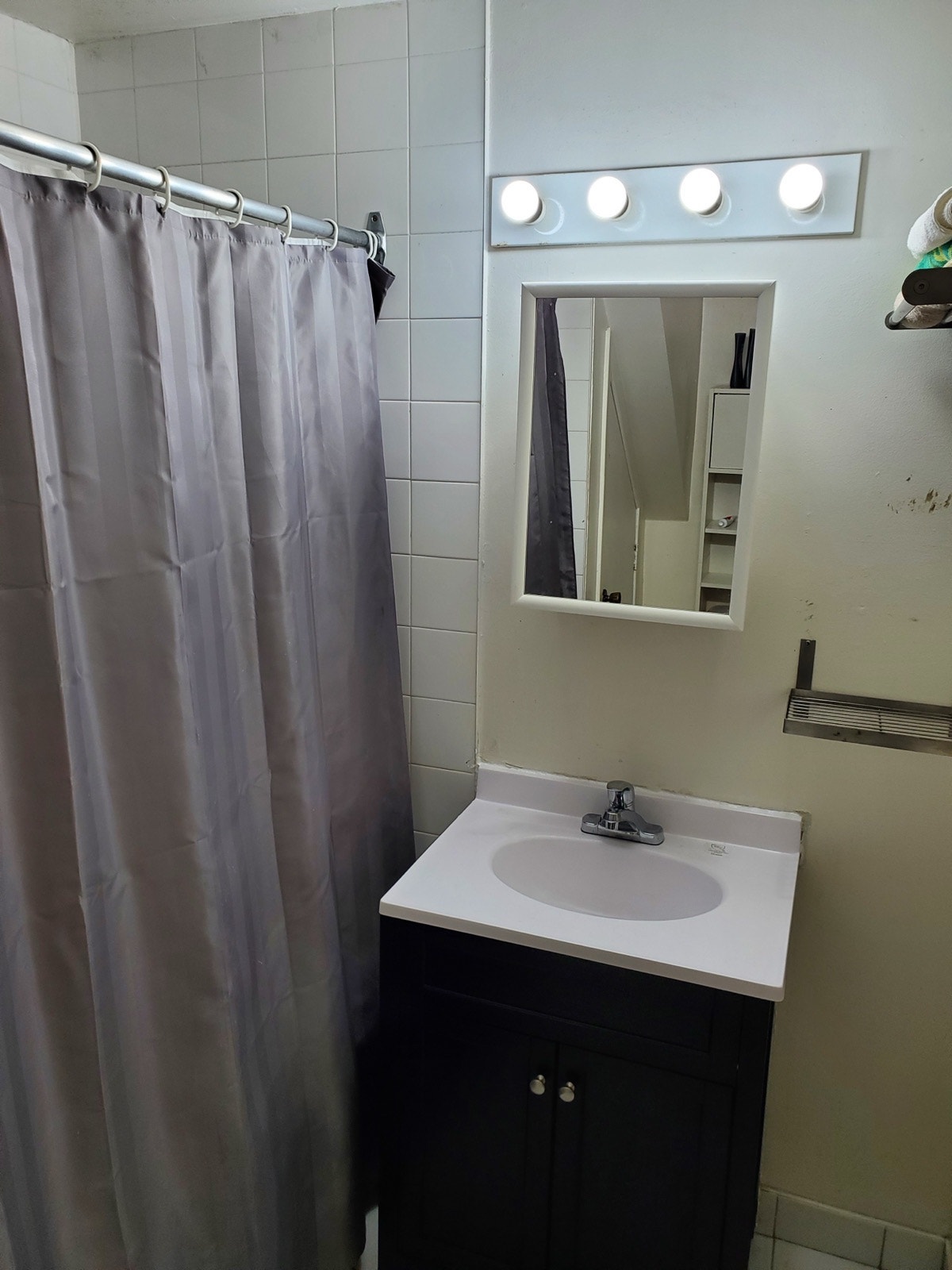 room for rent Sept 1 — photo 3