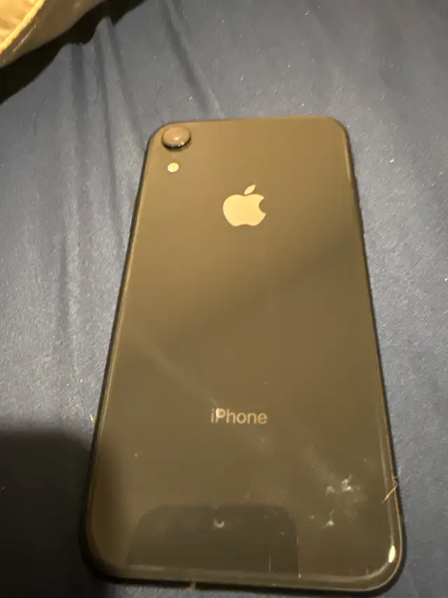 iPhone XR 64 GB black in Cell Phones in Thunder Bay - Image 2