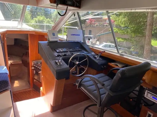 Open to offers or Trades 1987 Bayliner 3460 in Powerboats & Motorboats in Comox / Courtenay / Cumberland - Image 4