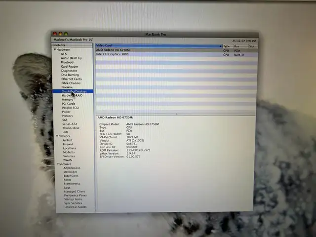 Macbook Pro Early 2011 17po 2.2Ghz in Laptops in City of Montréal - Image 8