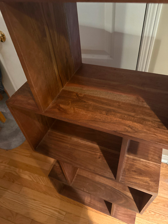 Solid Hardwood Bookshelf in Bookcases & Shelving Units in Oshawa / Durham Region - Image 2