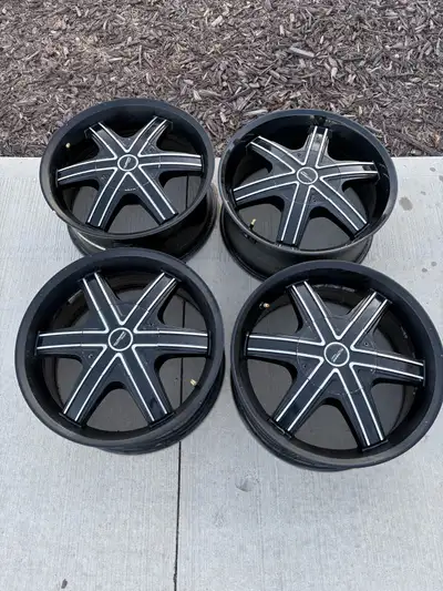 Klasse 18” 6 bolt Universal fit rims with aftermarket tpms sensors. Can be programmed to most vehicl...