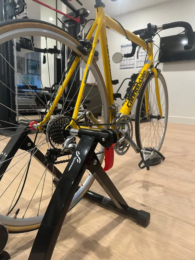 Cannondale R300 Vintage 9 Speed Road Bike in Road in Calgary - Image 6