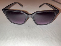 Womens sunglasses/lunettes de soleil femmes 