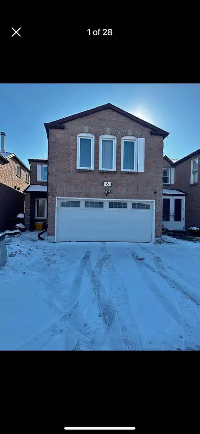 PRIVATE ACCOMMODATION AVAILABLE 1 private bedroom available for rent in a 4 Bedroom 2.5 Washroom new...