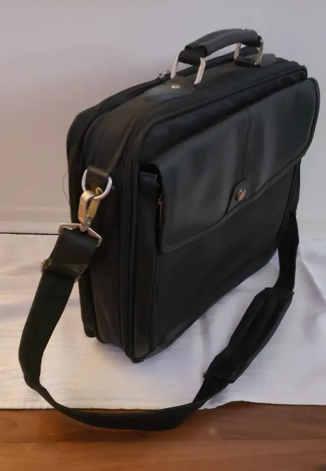 Laptop Cases in Laptop Accessories in Mississauga / Peel Region - Image 7