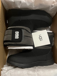Brand new Ugg kids winter boots sizeUS5 