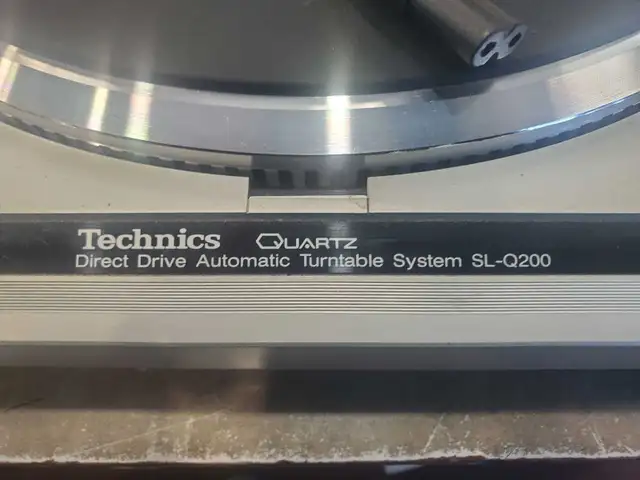 Technics Quartz Direct Drive Auto Turntable  in Stereo Systems & Home Theatre in Oshawa / Durham Region - Image 4