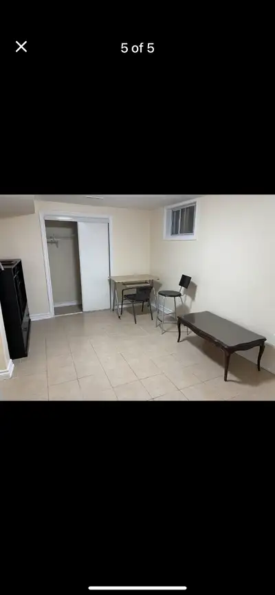 one private Ensuite bedroom with private bathroom for rent. A few minutes walk to Humber College (La...