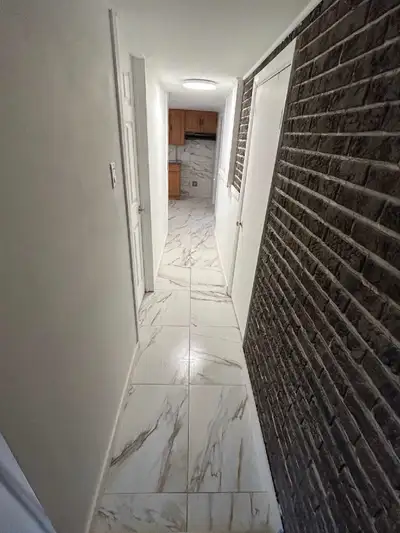 Appartement 3½ à louer. Chauffé, climatisé et éclairé