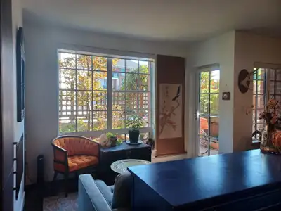 1 Bedroom Suite available in clean, well-managed building downtown. ✨Located on a quiet side street...