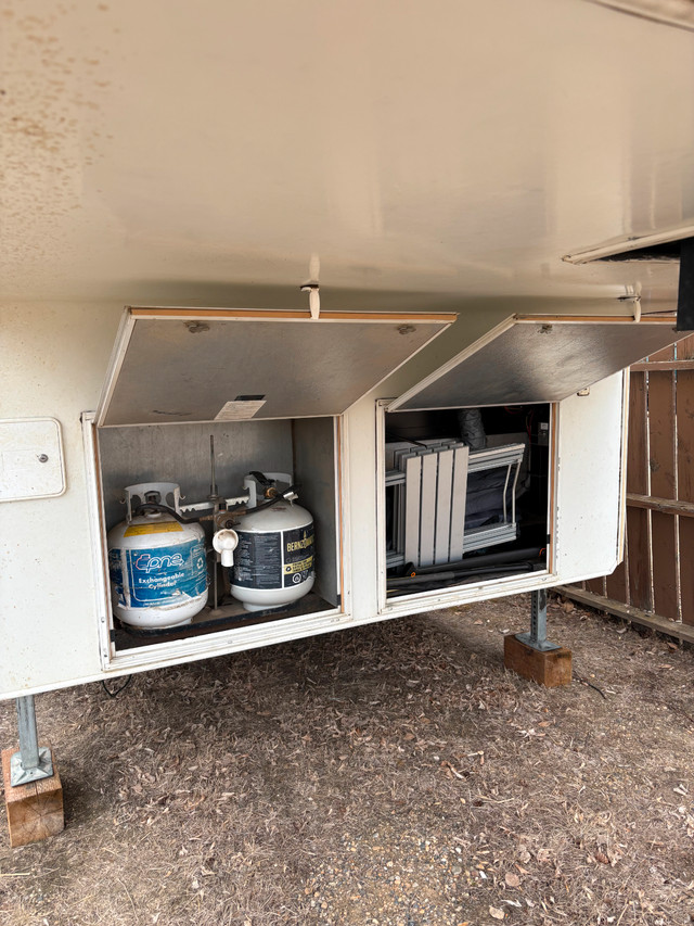 2000 Topaz 26' Fifth Wheel Camper w A/C in Travel Trailers & Campers in Grande Prairie - Image 4
