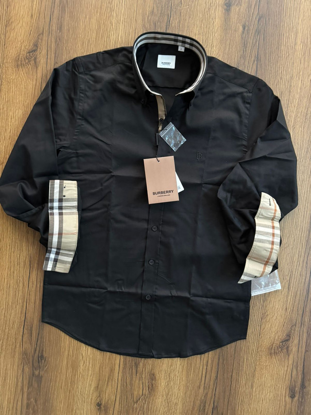 Burberry shirt in Men's in Mississauga / Peel Region - Image 2